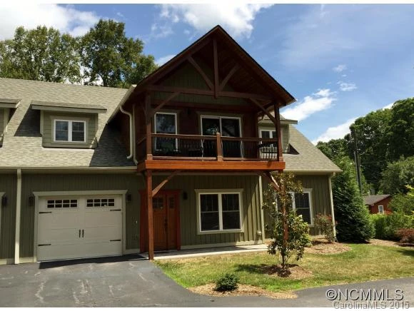 5 Roselyn Way