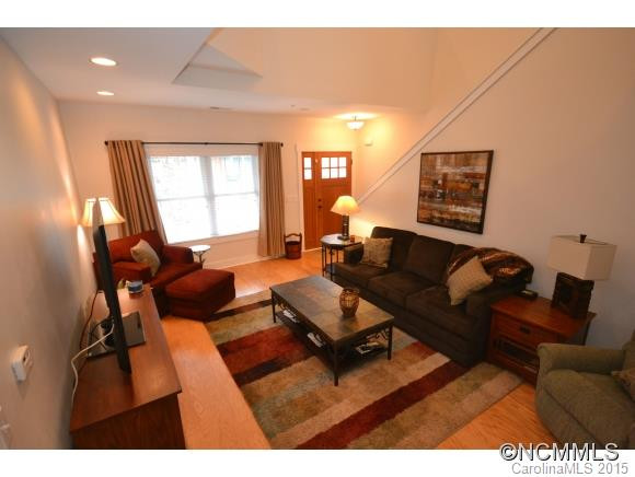 5 Roselyn Way - Photo 2