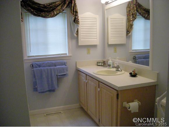 220 Riverwind Drive - Photo 10
