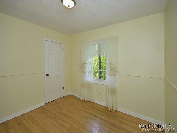 4 REDFERN COURT - Photo 11