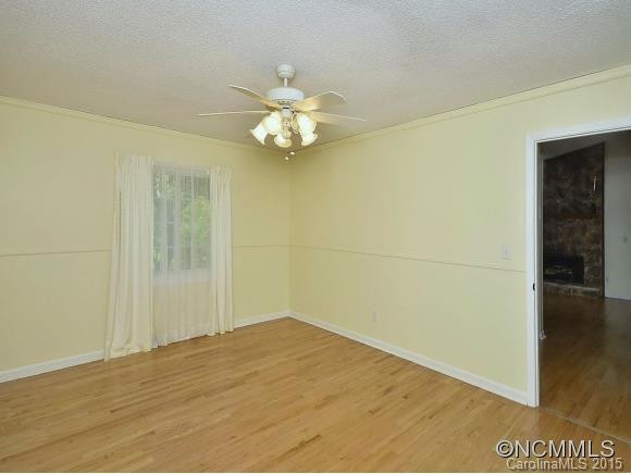 4 REDFERN COURT - Photo 7