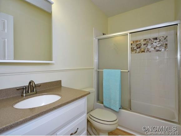4 REDFERN COURT - Photo 8