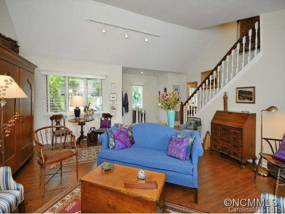 311 ROBERTSON STREET - Photo 5