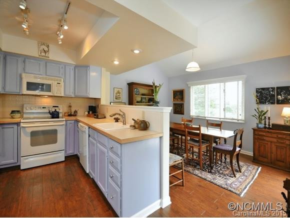 311 ROBERTSON STREET - Photo 7
