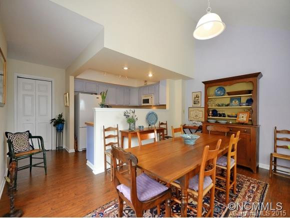 311 ROBERTSON STREET - Photo 10