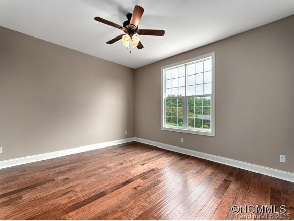 124 COLLEGE CIRCLE - Photo 13