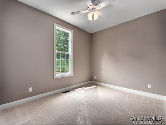 124 COLLEGE CIRCLE - Photo 16