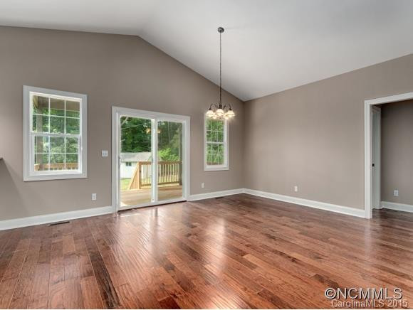124 COLLEGE CIRCLE - Photo 7