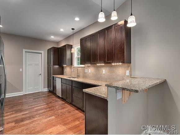 124 COLLEGE CIRCLE - Photo 8
