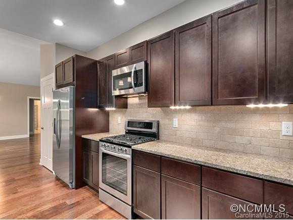 124 COLLEGE CIRCLE - Photo 9