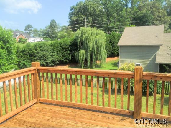 15 Viewpointe Lane - Photo 3