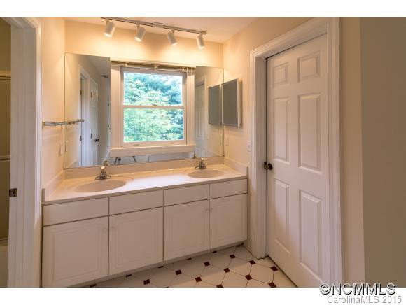 806 Lakey Gap Road - Photo 14