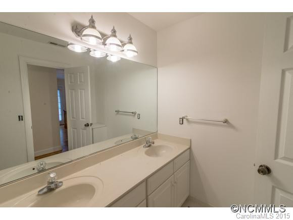 806 Lakey Gap Road - Photo 18