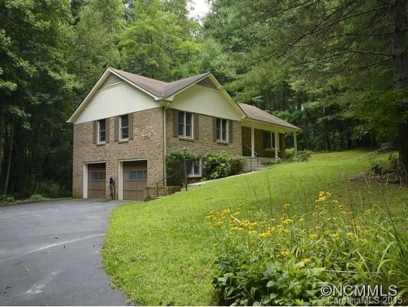 150 LARCHMONT DRIVE
