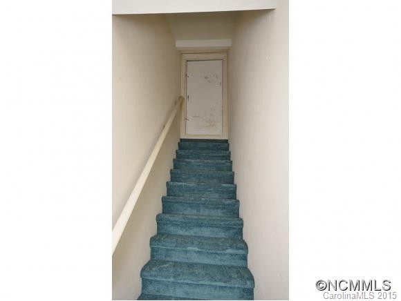 150 LARCHMONT DRIVE - Photo 14
