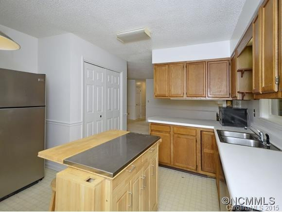 150 LARCHMONT DRIVE - Photo 7