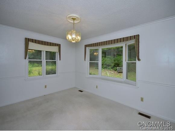 150 LARCHMONT DRIVE - Photo 8