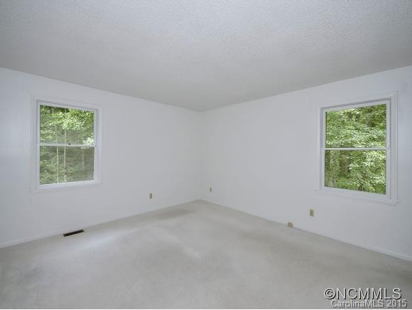 150 LARCHMONT DRIVE - Photo 9