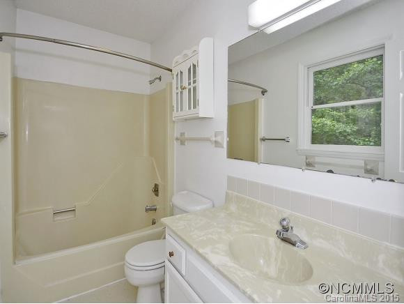 150 LARCHMONT DRIVE - Photo 10