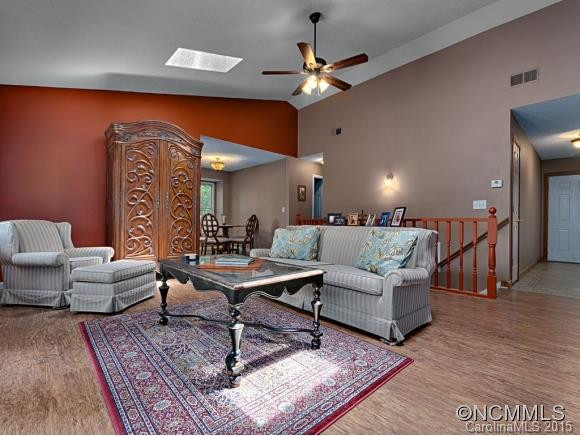 3 CRESTVIEW CT - Photo 4