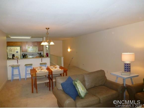 43 FOXDEN DR #203 - Photo 3