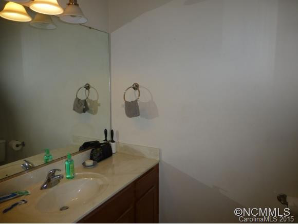 43 FOXDEN DR #203 - Photo 8