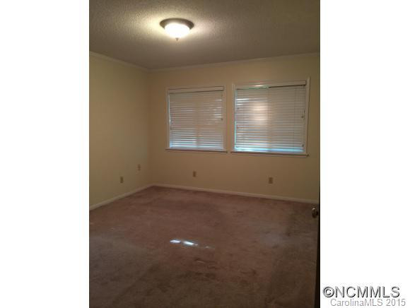 15 Lake Drive Unit D5 - Photo 4