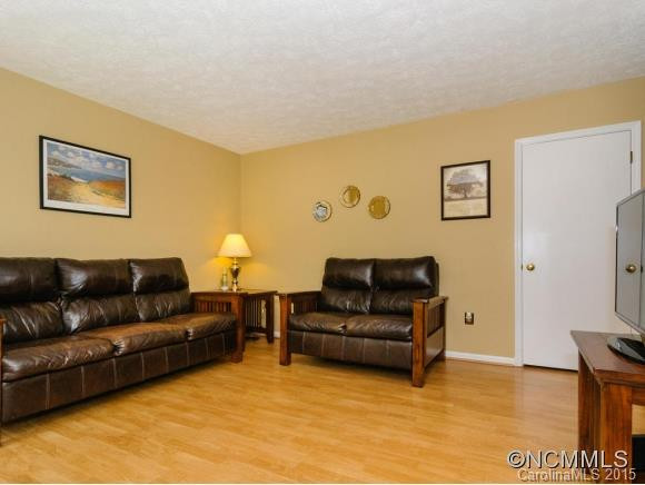 6 Pine Grove Court - Photo 4