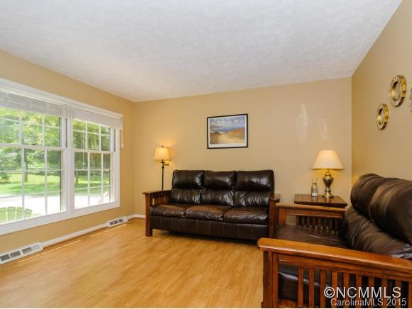 6 Pine Grove Court - Photo 5