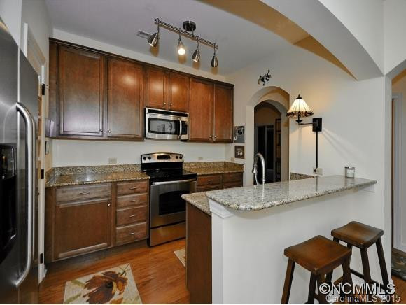 40 HYANNIS #304 - Photo 4