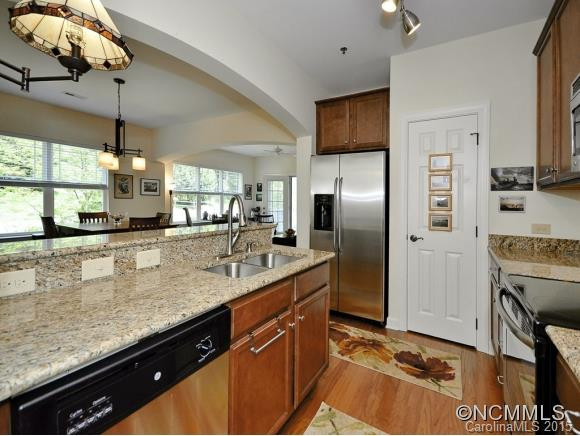 40 HYANNIS #304 - Photo 5