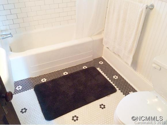 146 Fairfax - Photo 12