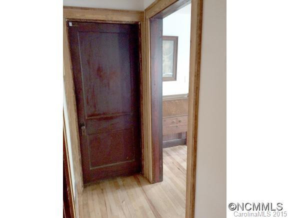 146 Fairfax - Photo 16