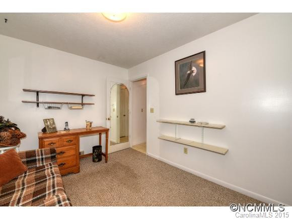 617 Apple Tree Court - Photo 15