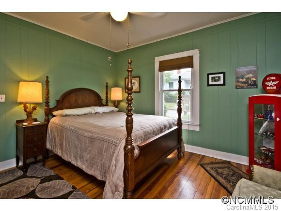 107 Young Street - Photo 16