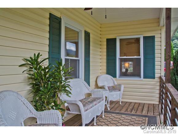 107 Young Street - Photo 3