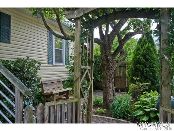 107 Young Street - Photo 24