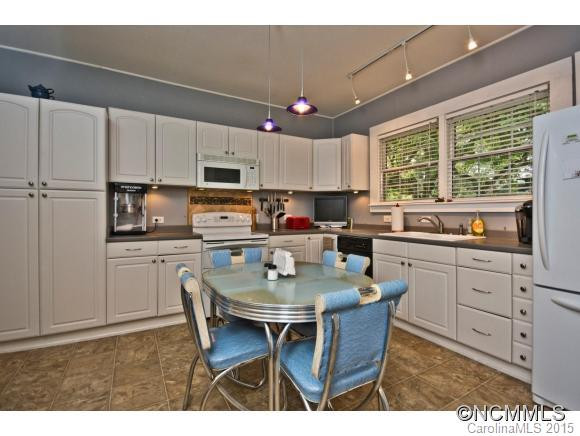 107 Young Street - Photo 9