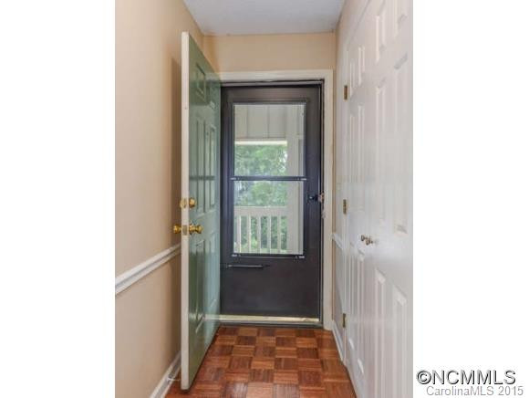 1206 Abbey Circle - Photo 3