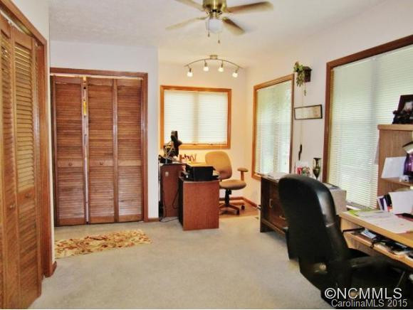 708 Shadywood Lane - Photo 15
