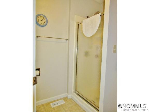708 Shadywood Lane - Photo 17