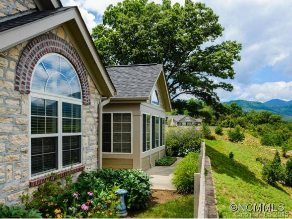 44 Outlook Circle