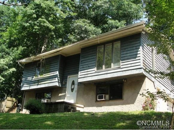 83 Lakeside Drive