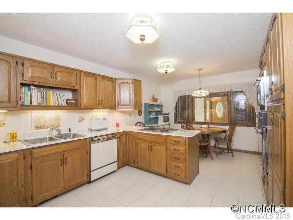 10 Oak Knoll Drive - Photo 13