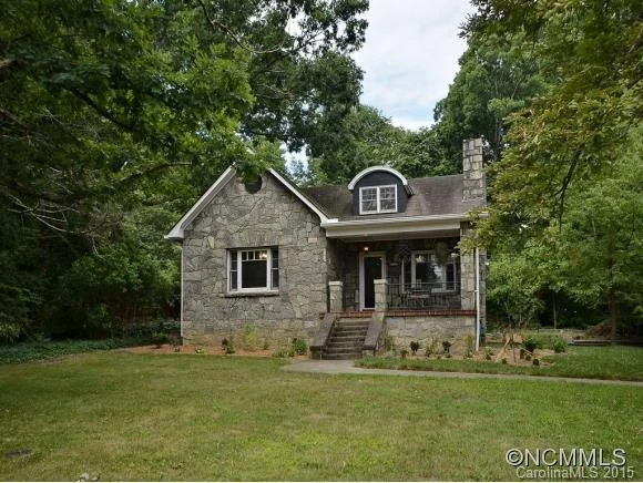 919 HENDERSONVILLE RD