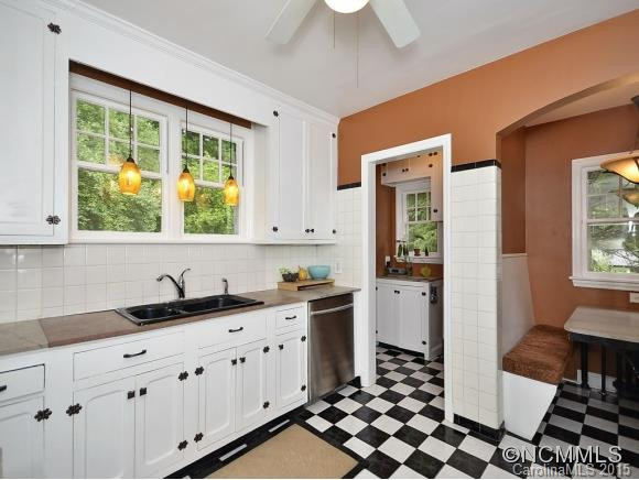 919 HENDERSONVILLE RD - Photo 11
