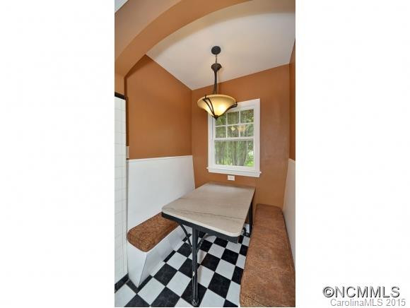 919 HENDERSONVILLE RD - Photo 12