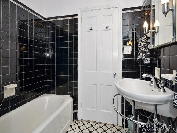 919 HENDERSONVILLE RD - Photo 14