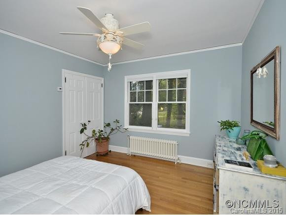 919 HENDERSONVILLE RD - Photo 16