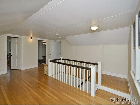 919 HENDERSONVILLE RD - Photo 18
